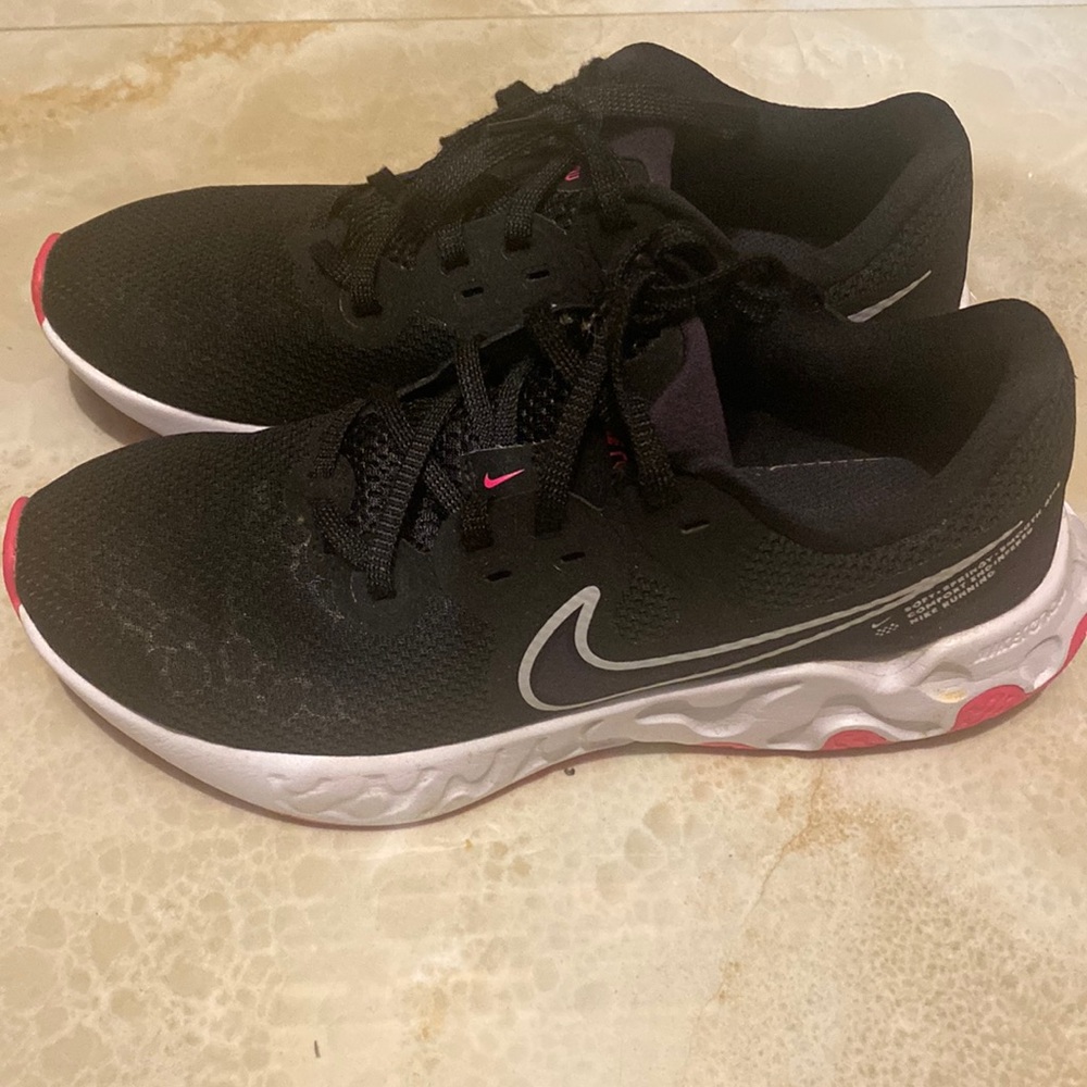 Nike sneakers in like new condition